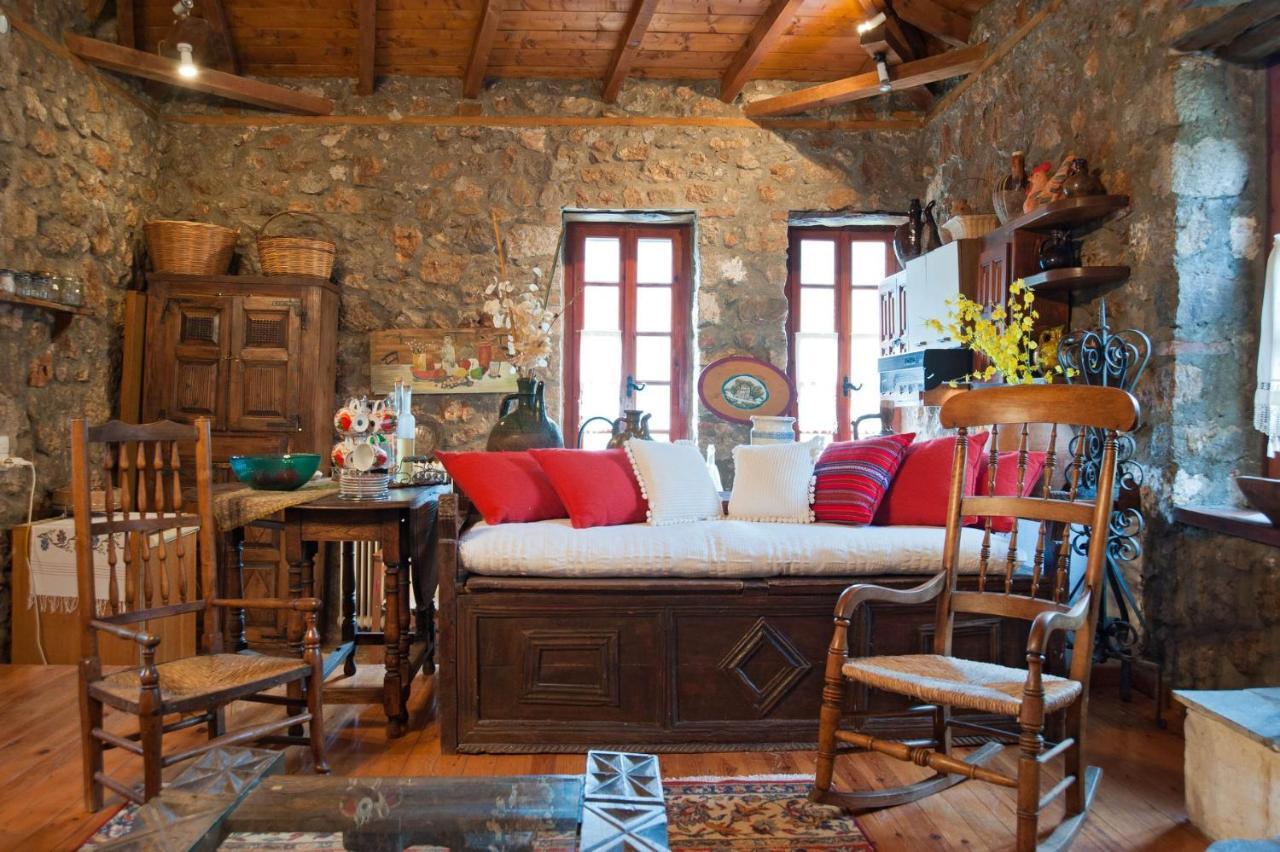 Вилла Mariolata Stone House Lilaia Экстерьер фото