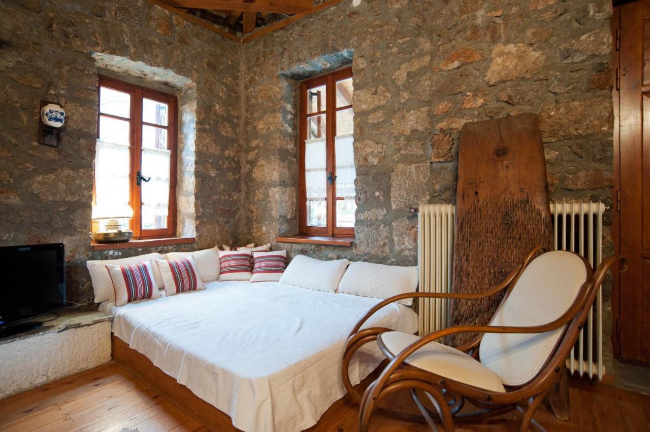 Вилла Mariolata Stone House Lilaia Экстерьер фото