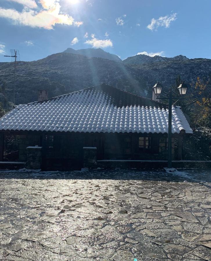 Вилла Mariolata Stone House Lilaia Экстерьер фото